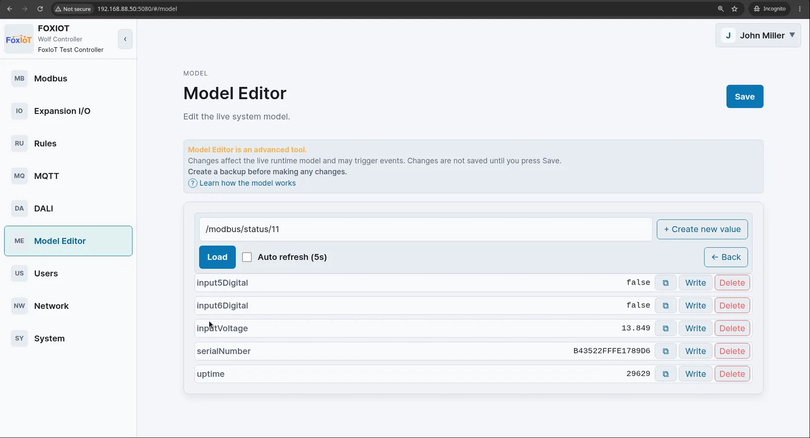 Wolf-App Model Editor at the path /modbus/status/11, listing input5Digital false, input6Digital false, inputVoltage 13.849, serialNumber and uptime